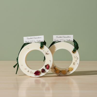 **Scented Soy Wax &amp; Botanical Tablets: Elegant Artisanal Fresheners for Closets and Home Spaces**