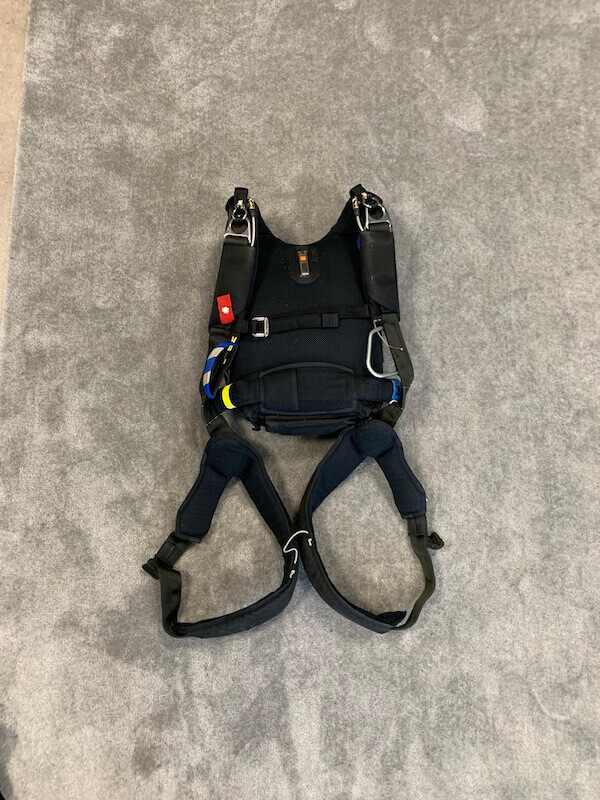 Parachute complet hors principale : Advance Seven + Xfast 120