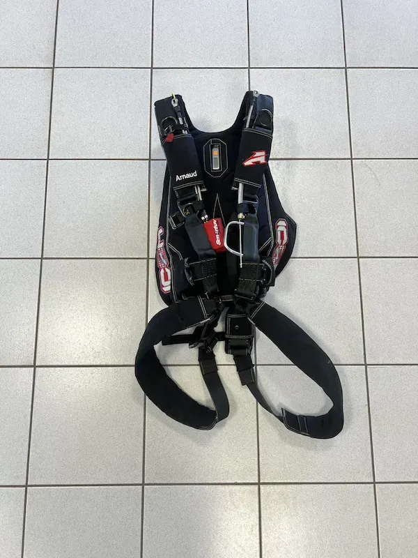Harnais + secours + déclencheur : Icon I2 Long + Smart LPV 120+ Vigil 2 Cuatro