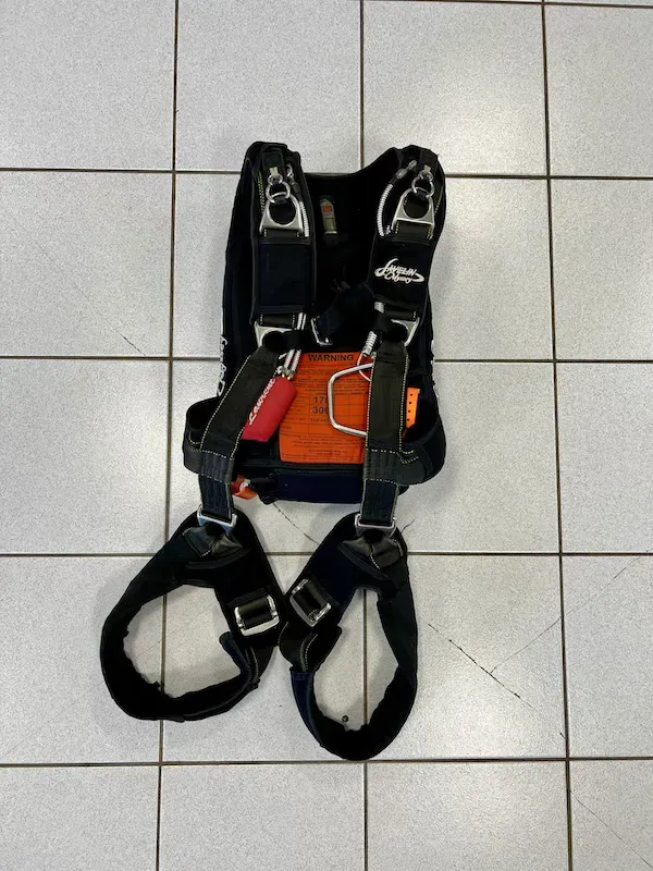 Parachute complet hors déclencheur : Javelin Odyssey + PDR 126 + X-Fire 124