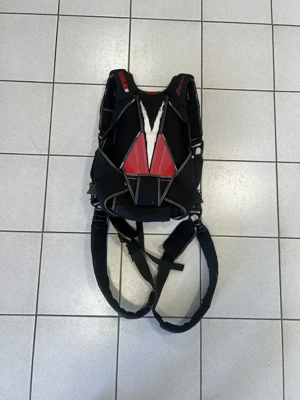 Harnais + secours + déclencheur : Icon I2 Long + Smart LPV 120+ Vigil 2 Cuatro