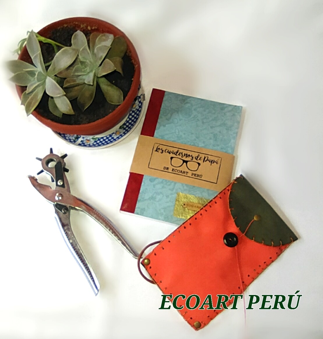 Pack cuaderno viajero y estuche.