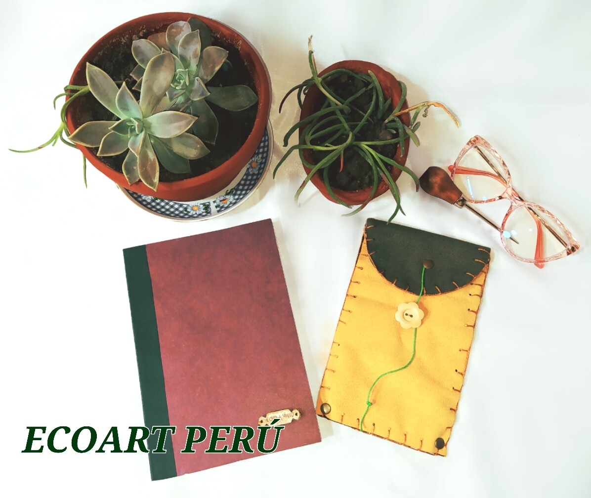 Pack cuaderno viajero y estuche.