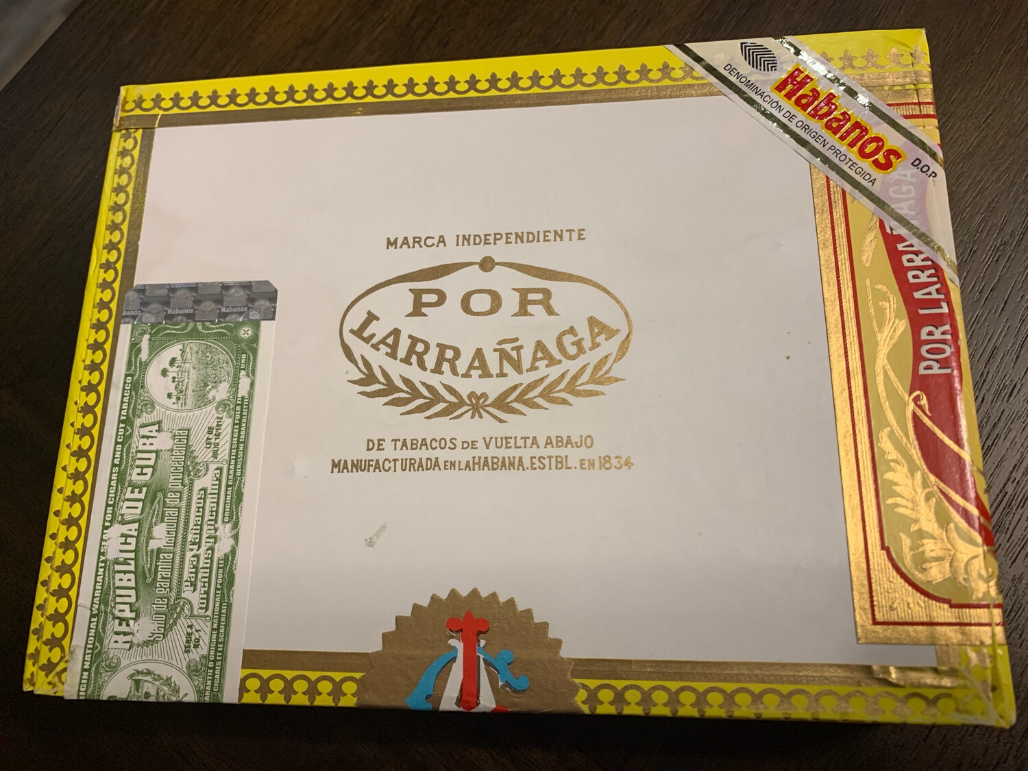 Por Larrañaga Panetelas Dress Box of 25 cigars