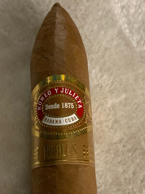 Romeo&amp;Julieta Linea de Oro Nobles Single