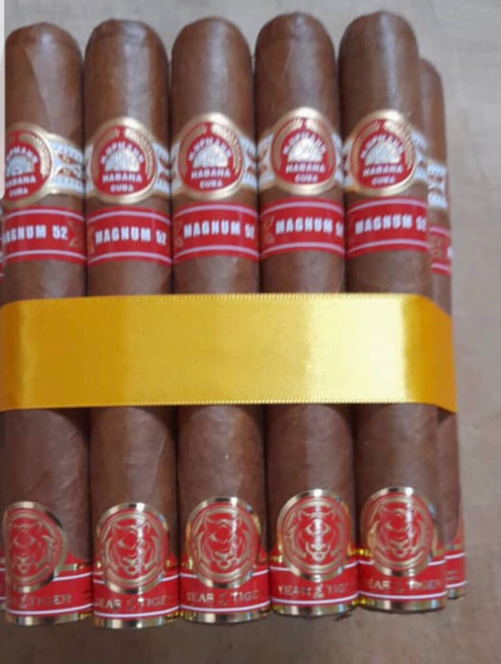 H.Upmann Magnum 52 Year of Tiger China Single (52 X 148 mm)