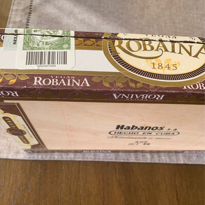 VEGAS ROBIANA Famosos BOX OF 25 -
