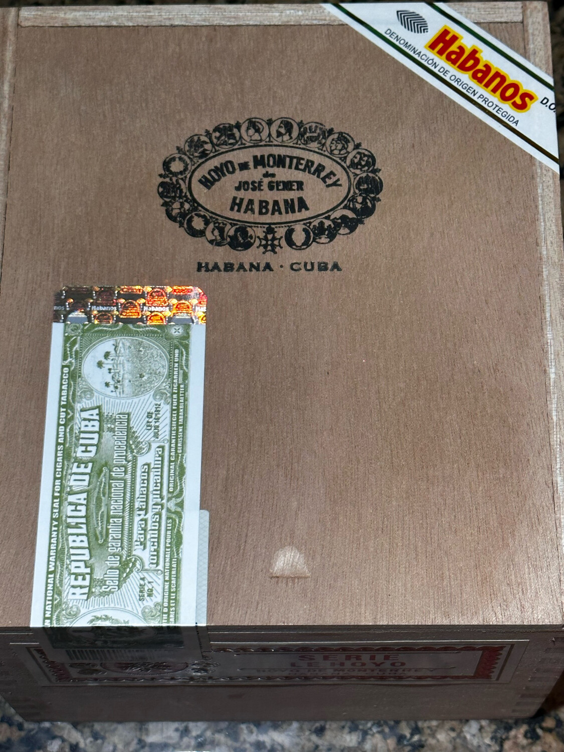 Hoyo De Monterrey le Hoyo De San Juan box of 25 