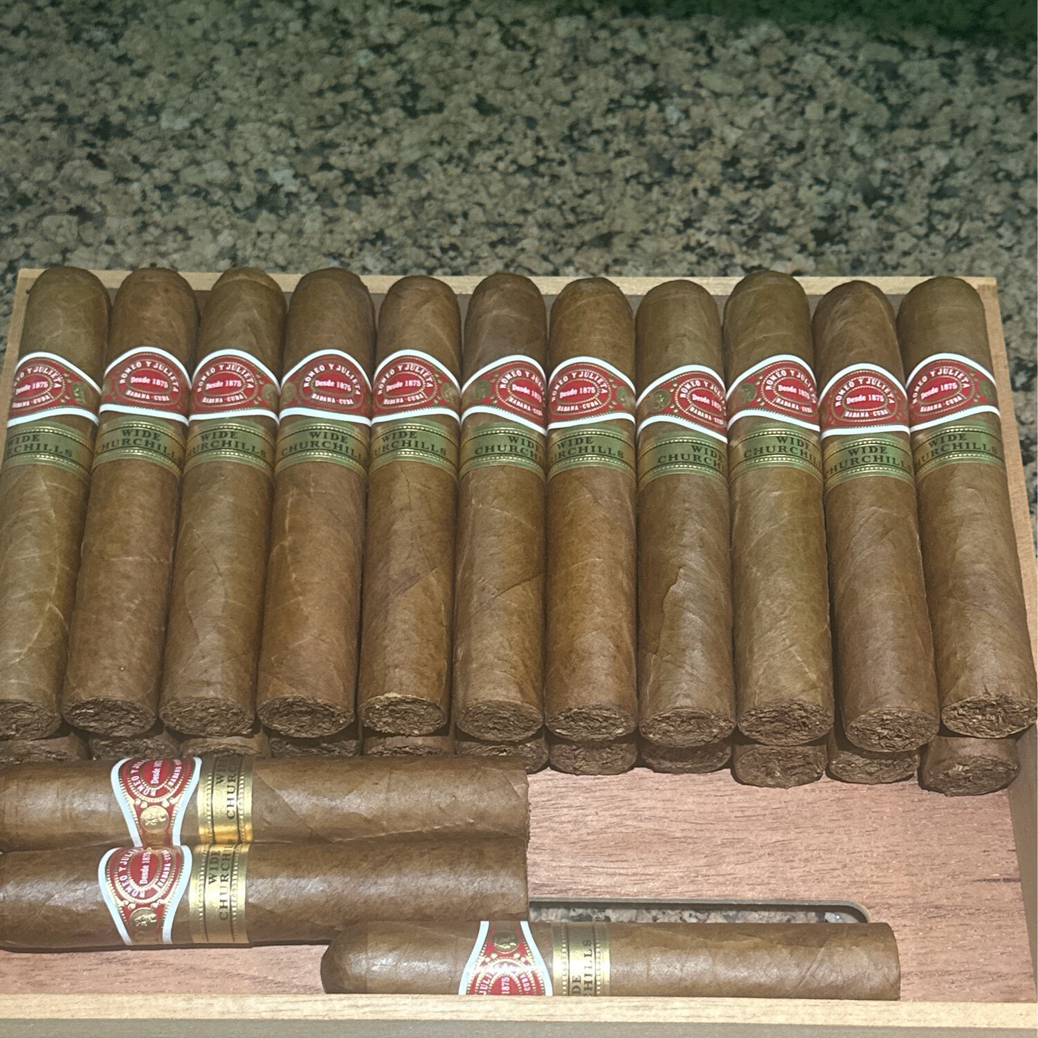 Romeo Y Julieta Wide Churchills Single