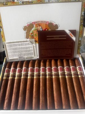 ROMEO Y JULIETA PIRÁMIDES AÑEJADOS - Vintage 2006 - box of 25 