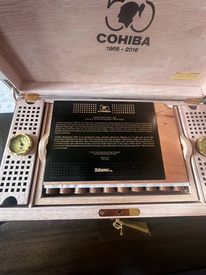 COHIBA MAJESTUOSOS 1966 - 50 ANIVERSARIO HUMIDOR