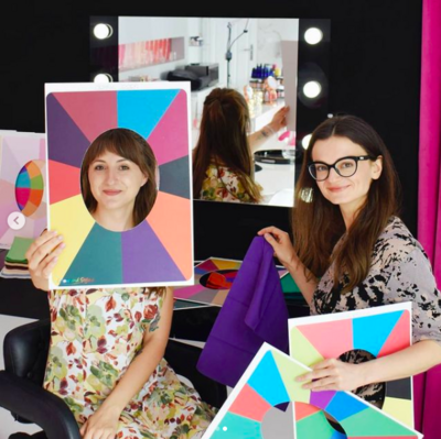 Analiza Kolorystyczna + Makijaż ze wskazówkami (elektroniczna karta prezentowa) Analiza Kolorystyczna + Makijaż ze wskazówkami (elektroniczna karta prezentowa)