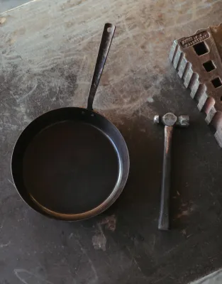 Wyoming Range Skillet 12"