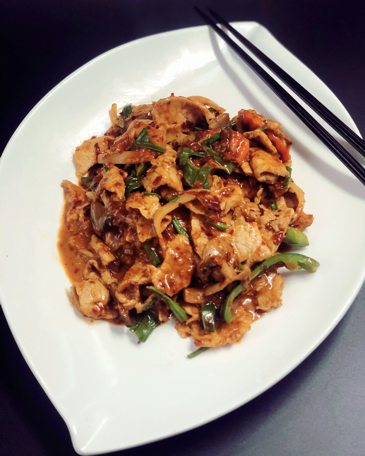 87. STIR FRIED PORK WITH MUSHROOMS IN CHILLI PASTE SAUCE