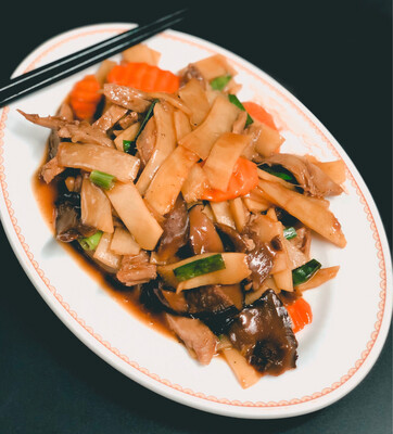 60. DUCK WITH BAMBOO SHOOTS & MUSHROOMS