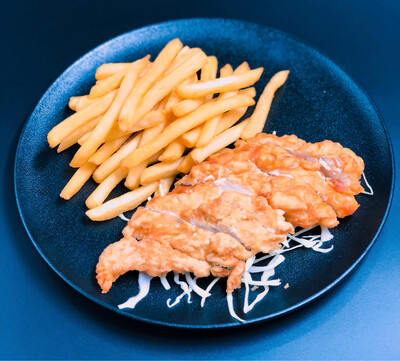 2000. FRIED CRISPY CHICKEN WITH CHIPS