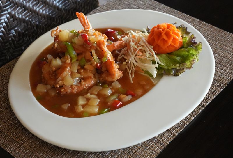 73. PRAWNS WITH SWEET CHILLI & CASHEW NUTS