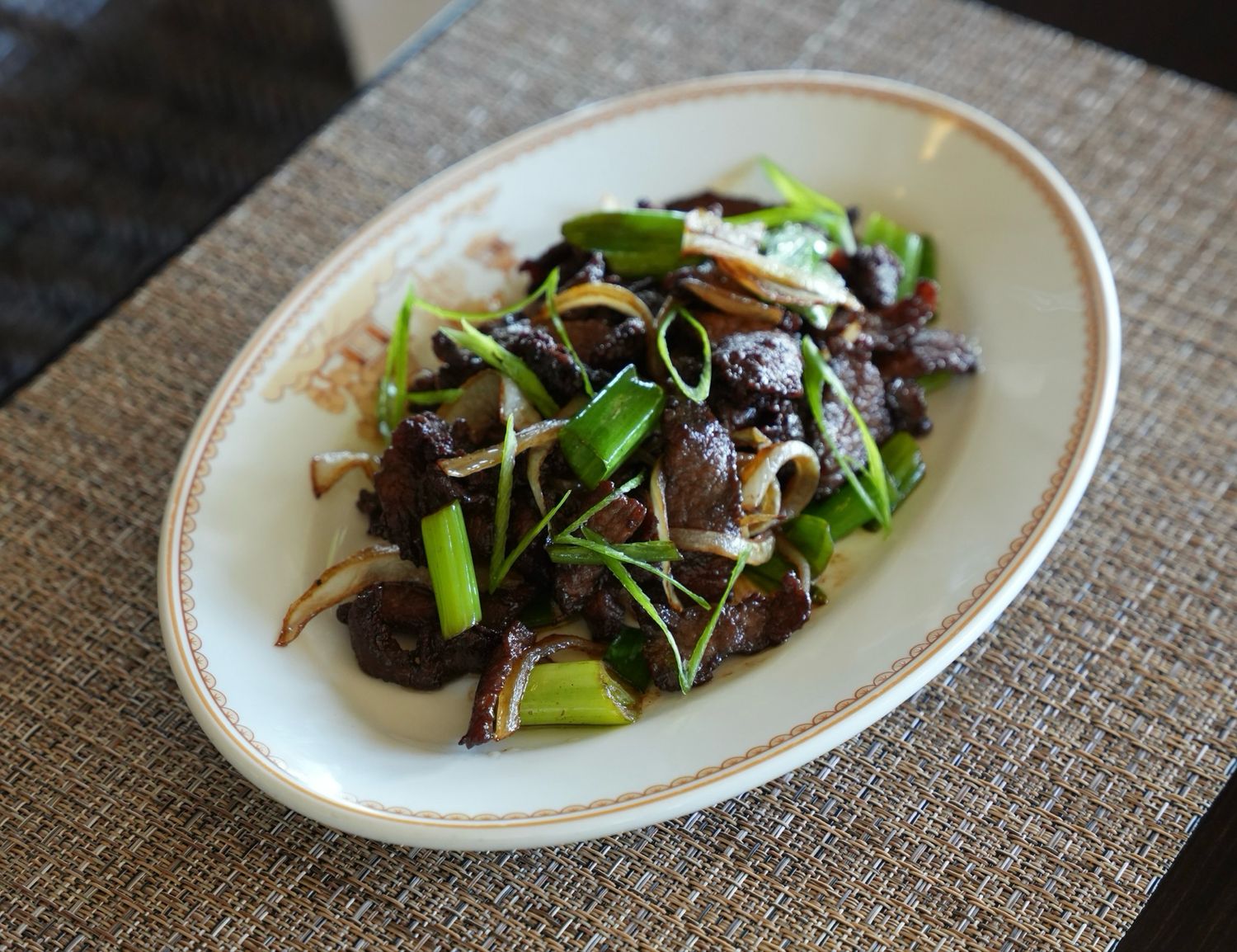 90. QUICK FRIED BEEF WITH ONIONS