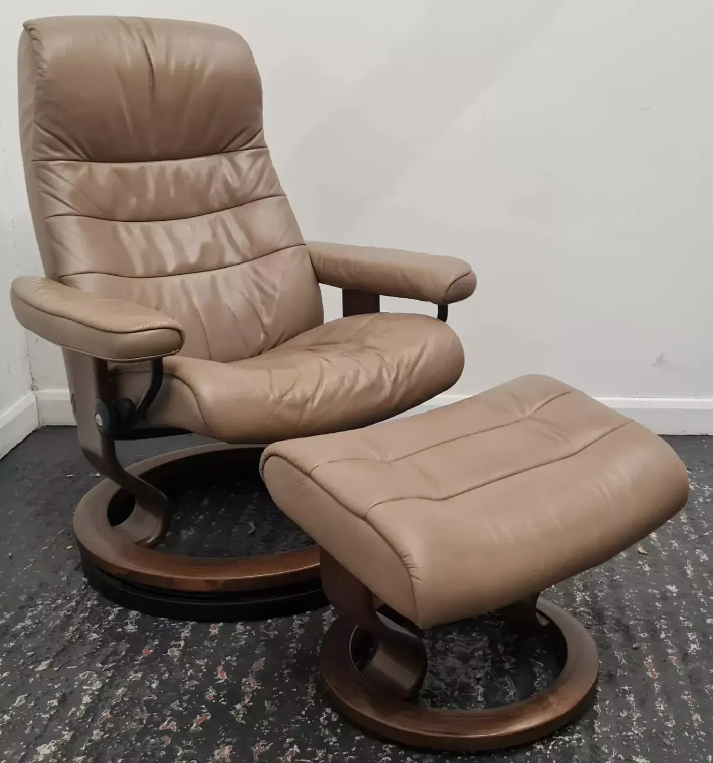 Ekornes Stressless Opal Large Recliner Chair &amp; Stool