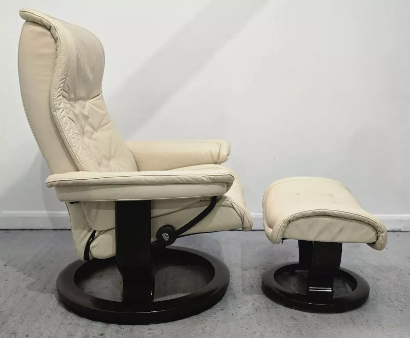 Ekornes Stressless Recliner Swivel Leather Chair Cream