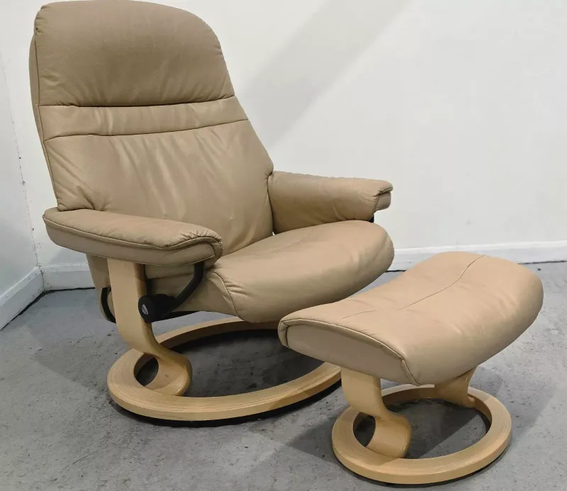 Ekornes Stressless Recliner Swivel Leather Chair Beige
