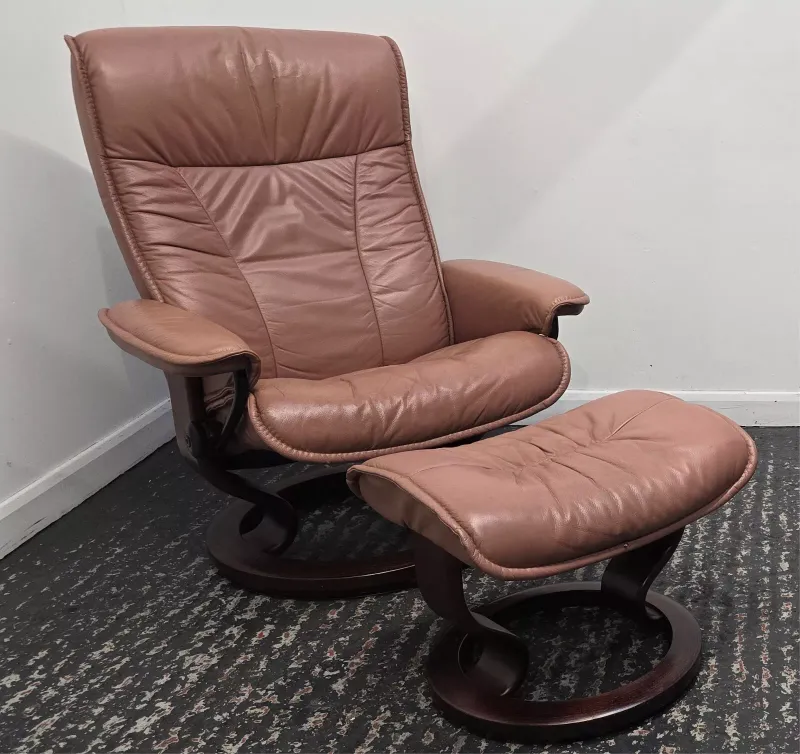 Ekornes Stressless Leather Recliner Chair salmon