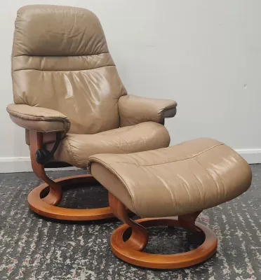Ekornes Stressless Recliner Swivel Leather Chair Beige