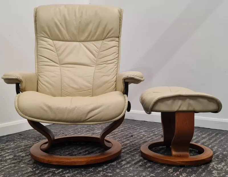 Ekornes Stressless Leather Recliner Chair &amp; Footstool Cream