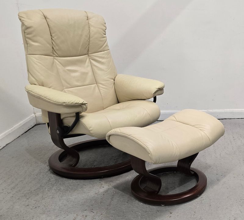 Ekornes Stressless Medium Leather Recliner Chair &amp; Stool Cream
