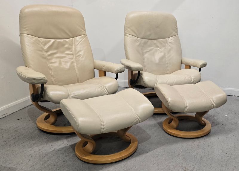 Ekornes Stressless 2 x Leather Recliner Chairs &amp; Footstools Cream