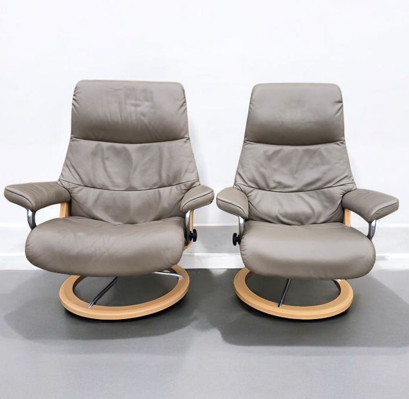 2 x Ekornes Stressless Signature Leather Swivel Recliner Chairs