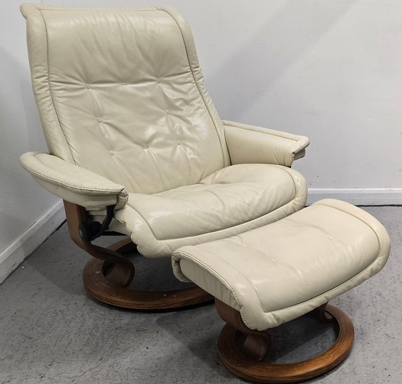 Ekornes Stressless Recliner Swivel Leather Chair &amp; Footstool Cream