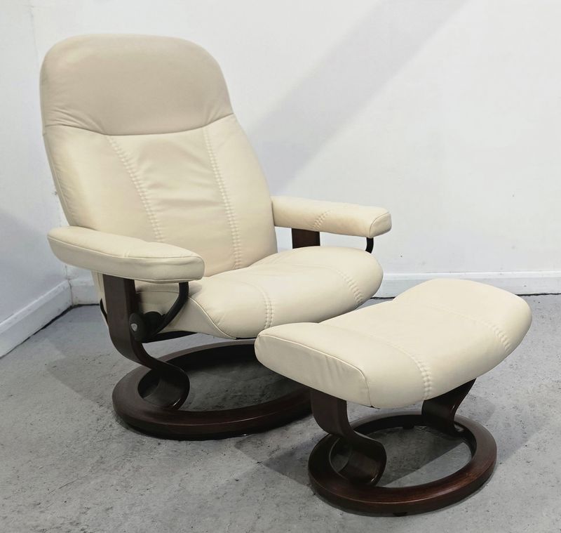 Ekornes Stressless Consul Small Leather Recliner Chair &amp; Stool Cream