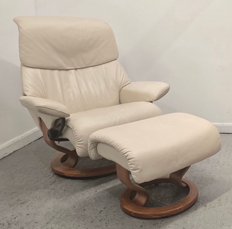 Ekornes Stressless Batick Leather Recliner Swivel Chair