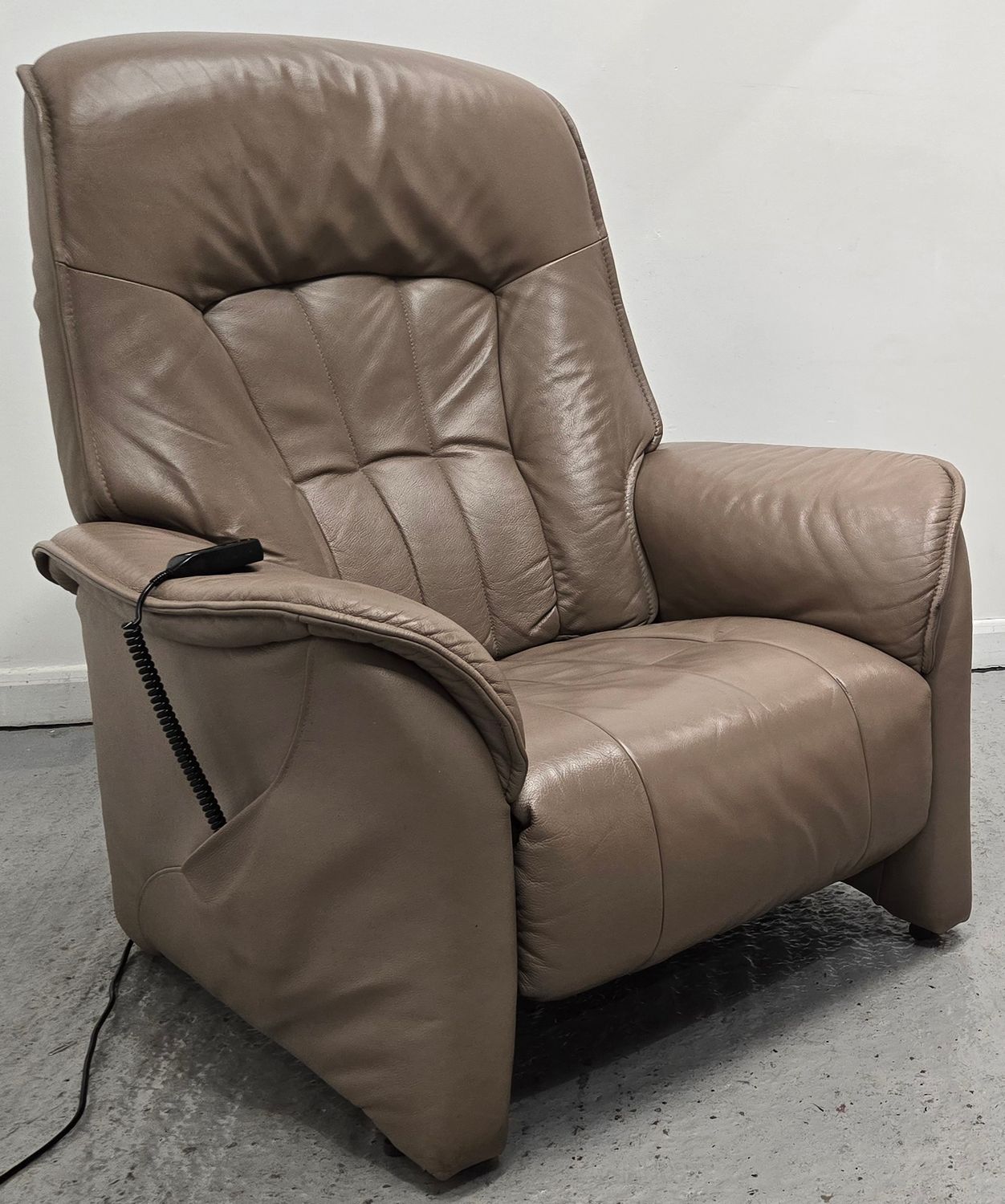 Himolla Electric Reclining Leather Chair Earth