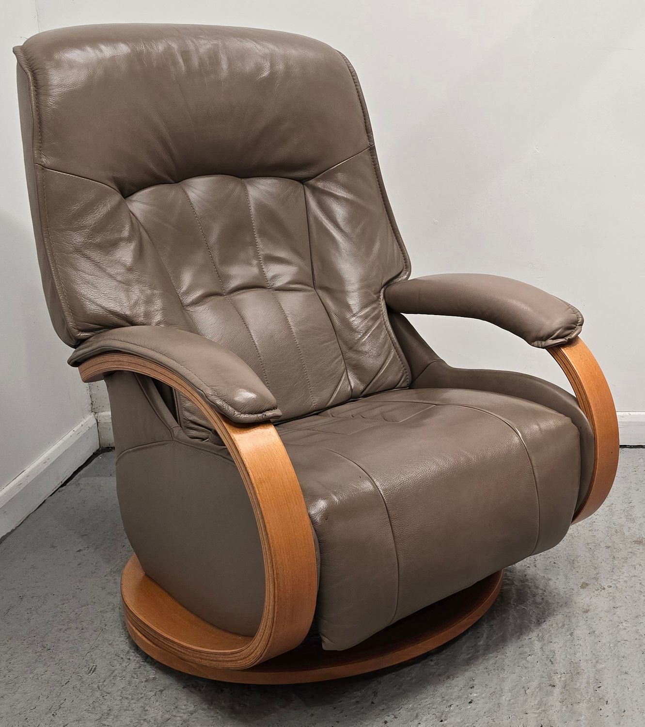 Himolla Cumuly Swivel Recliner Leather Chair Integral Footrest