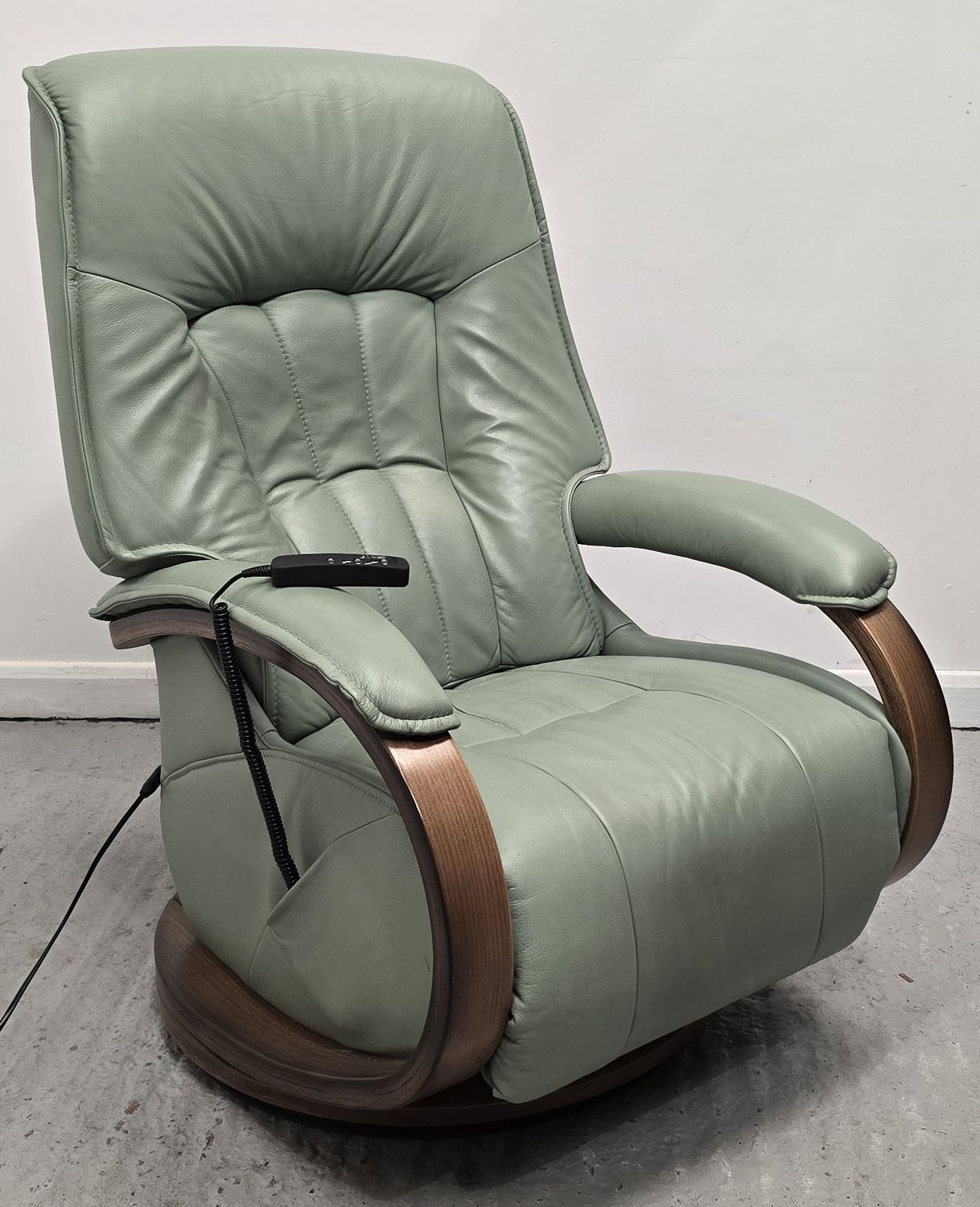 Himolla Rhine Electric Reclining Leather Swivel Chair