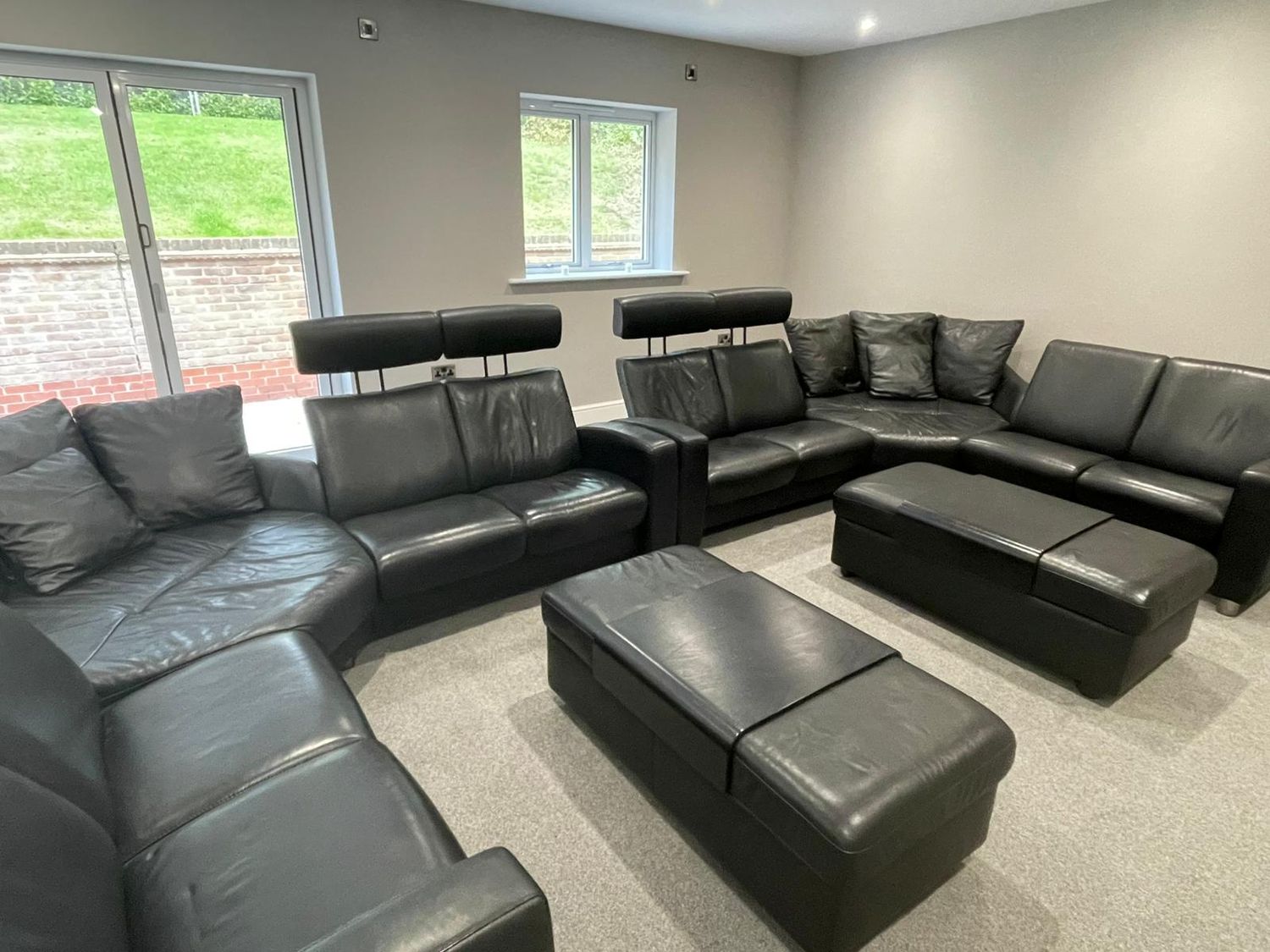 Ekornes Stressless Black 2 x Corner 5 seater recliner Leather Sofas &amp; Ottomans