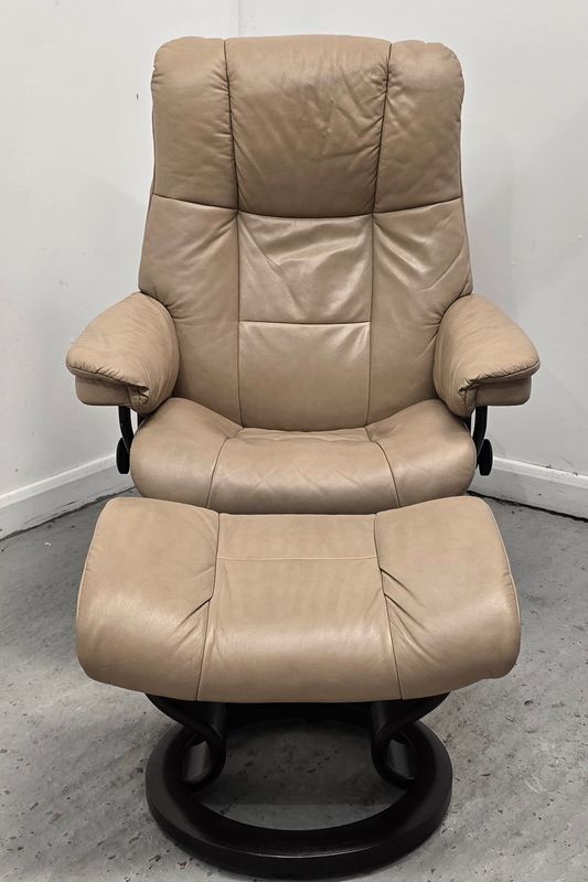 Ekornes Stressless Mayfair Leather Recliner Chair and Footstool