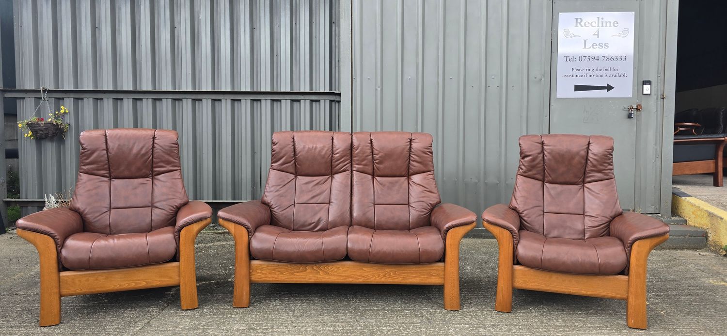 Ekornes Stressless Mayfair Leather 2 Seater Reclining Sofa &amp; 2 Chairs