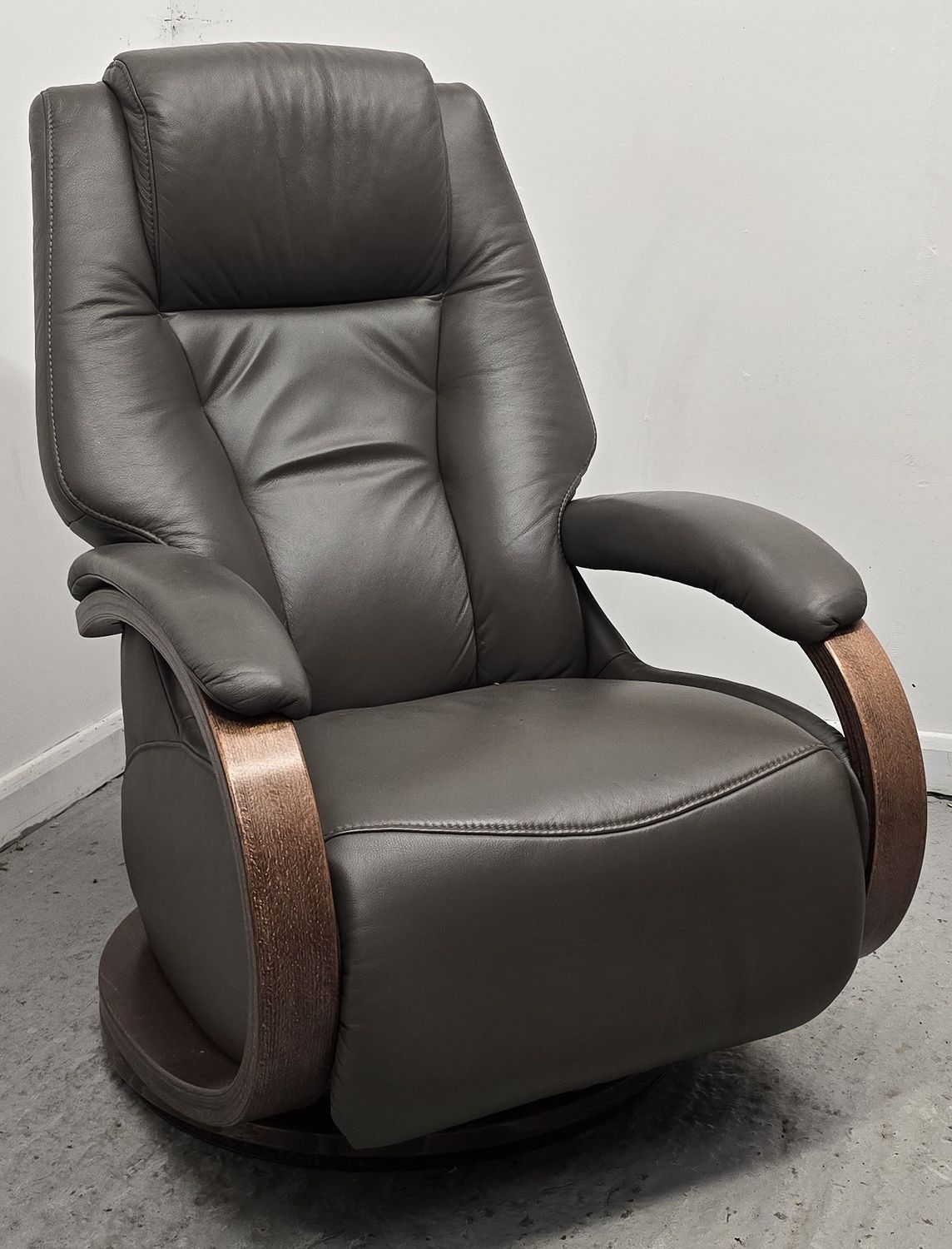 Himolla Mersey Reclining Leather Chair