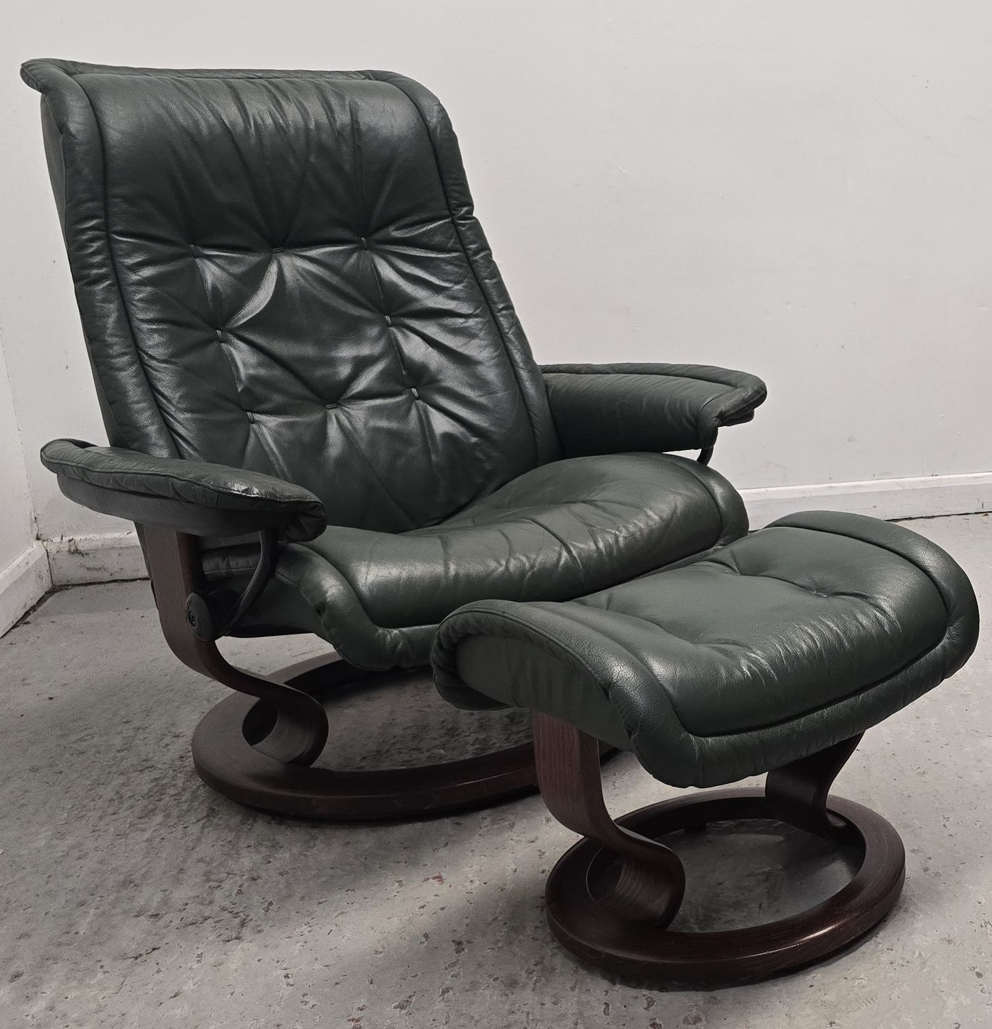 Ekornes Stressless Mayfair Leather Recliner Chair and Footstool