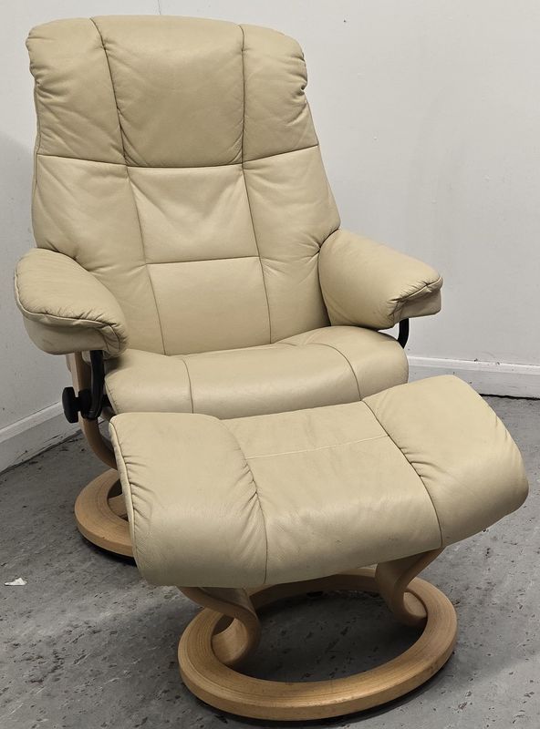 Ekornes Stressless Mayfair Leather Recliner Chair and Footstool