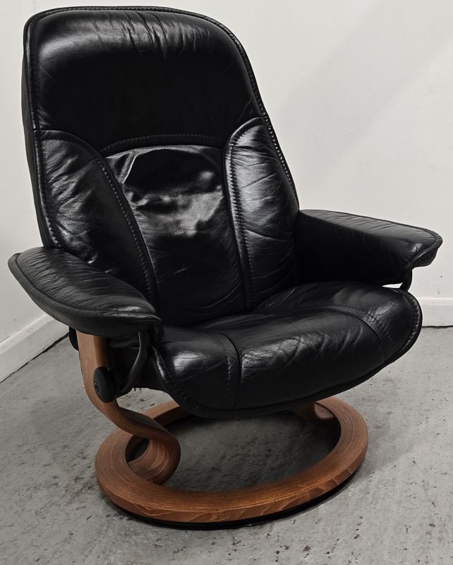 Ekornes Stressless Consul Leather Swivel Recliner Chair