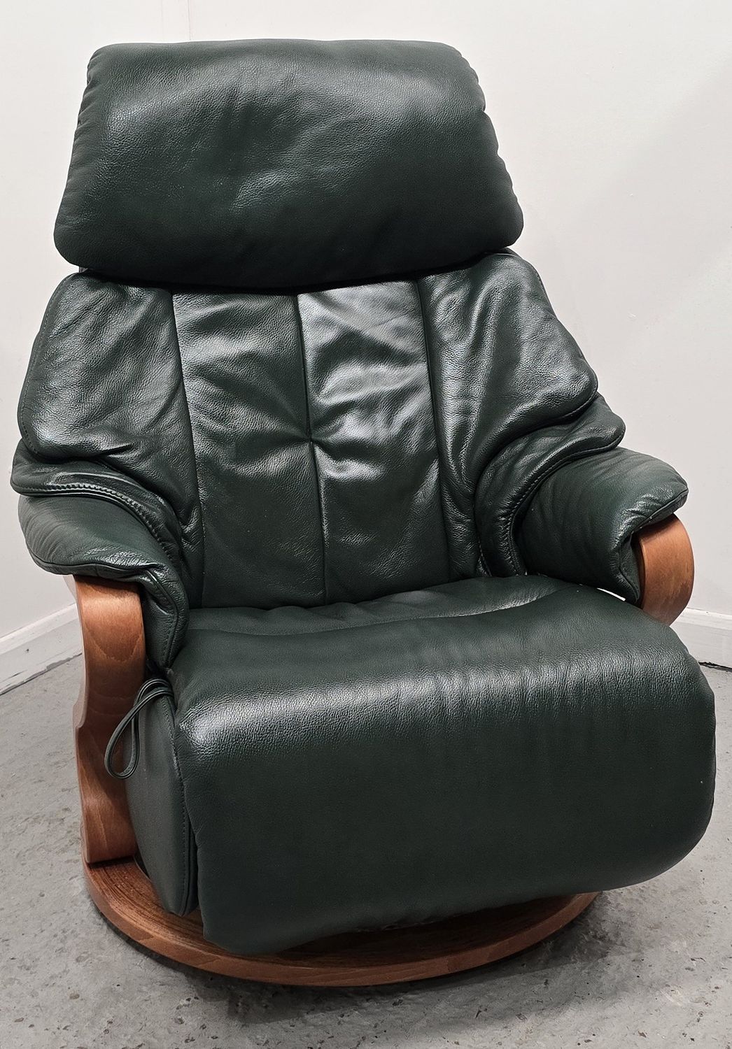 Himolla Chester Recliner Leather Chair Integral Footrest Green