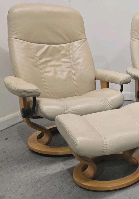 Ekornes Stressless Leather Recliner Chair &amp; Footstool Cream