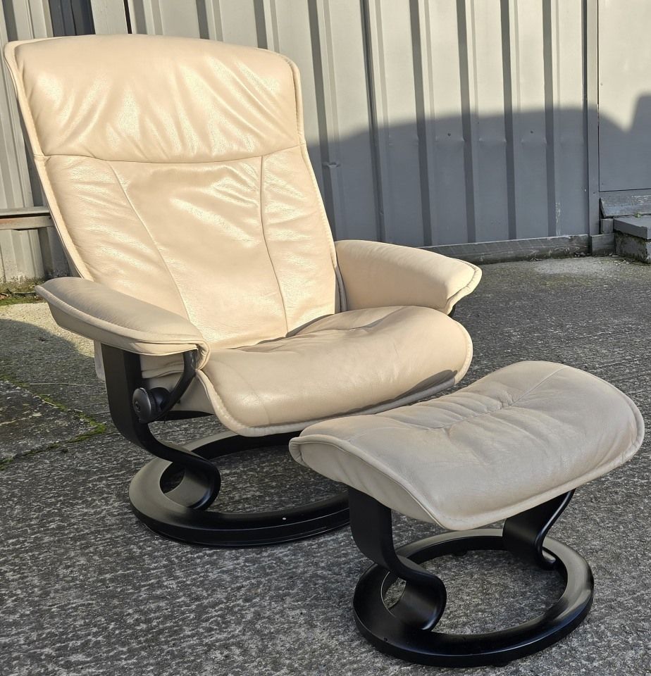 Ekornes Stressless Leather Recliner Chair &amp; Stool