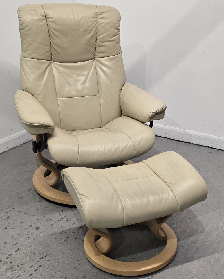 Ekornes Stressless Mayfair Leather Recliner Chair and Footstool