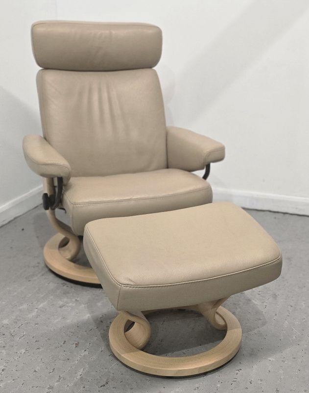 Ekornes Stressless Recliner Swivel Leather Chair &amp; Matching Footstool Sand