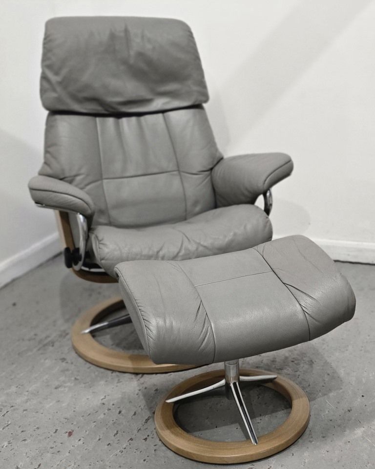 Ekornes Stressless Signature Base Leather Recliner Chair &amp; Stool